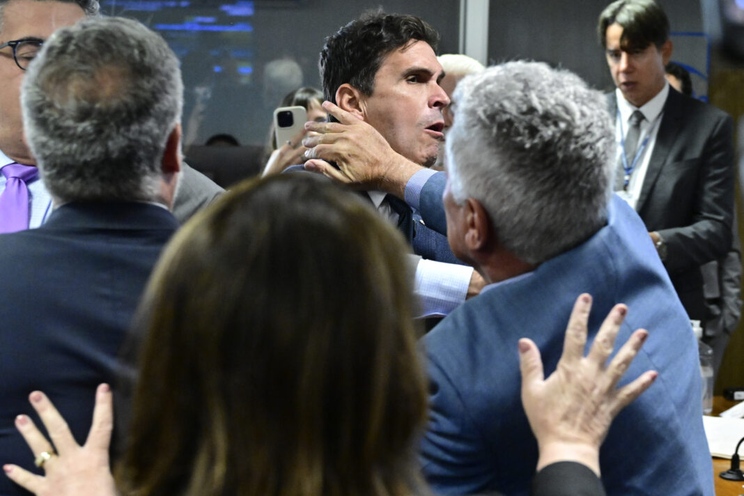 Deputado petista admite agressão a parlamentar do Novo na CPMI do INSS