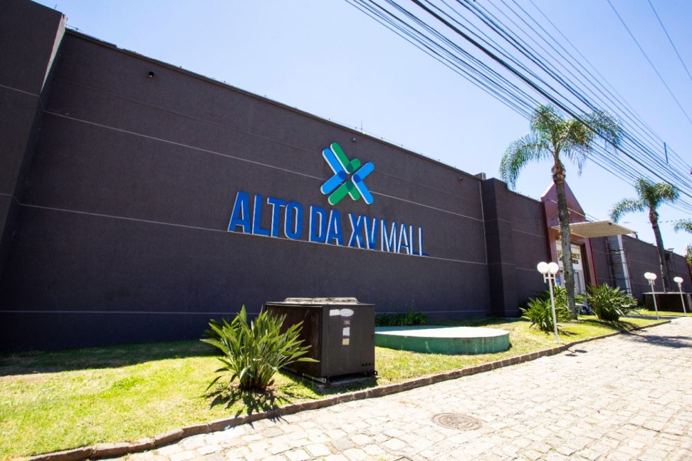 Shopping em Curitiba fecha sem aviso prévio a lojistas