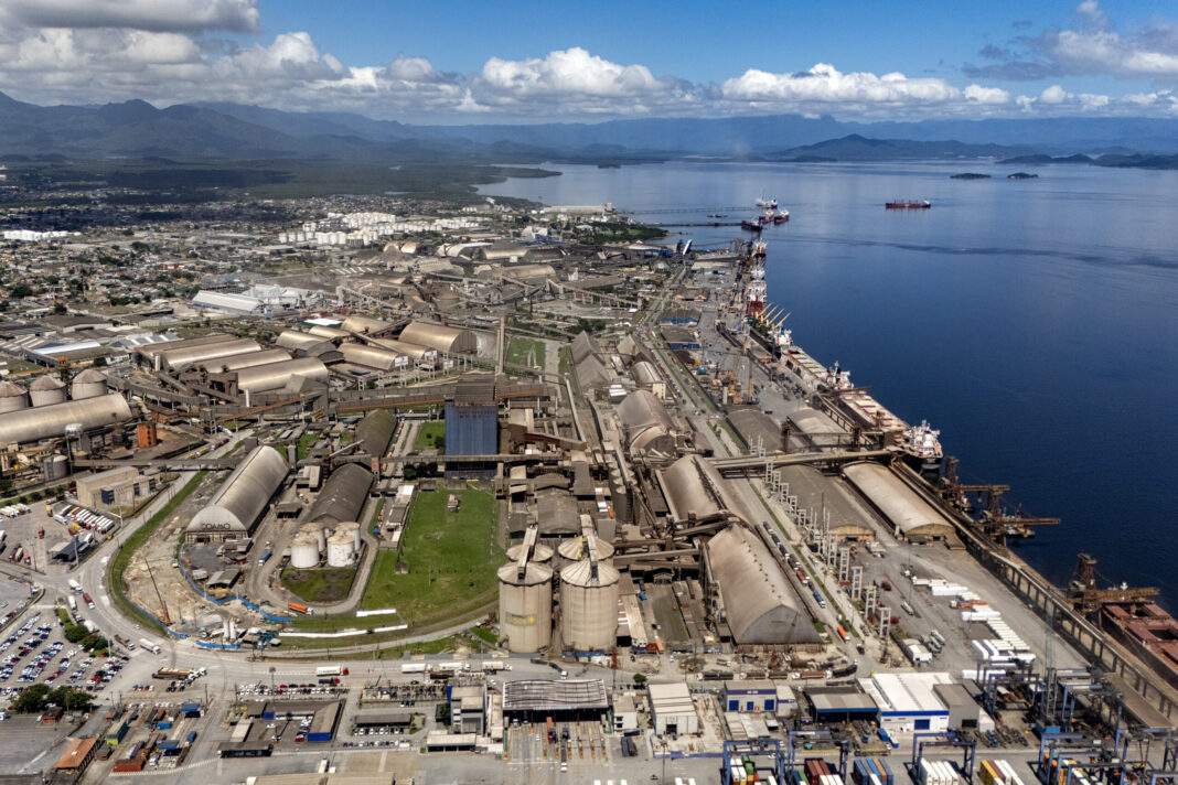 Moegão do porto de Paranaguá entra em operação em março