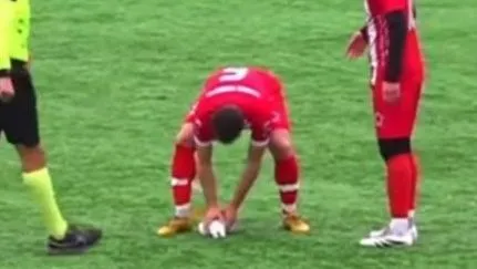 Gaivota é atingida por bolada em final na Turquia e capitão a reanima; veja