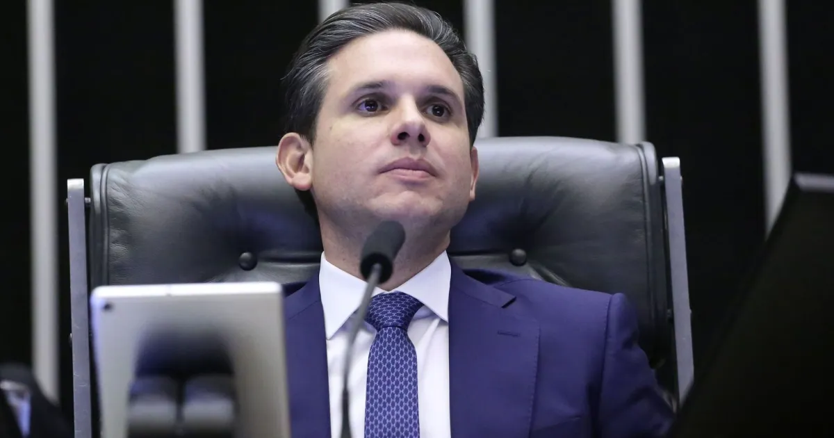 Hugo diz que bets eram “incompatíveis” com PL Antifacção e nega “proteção”