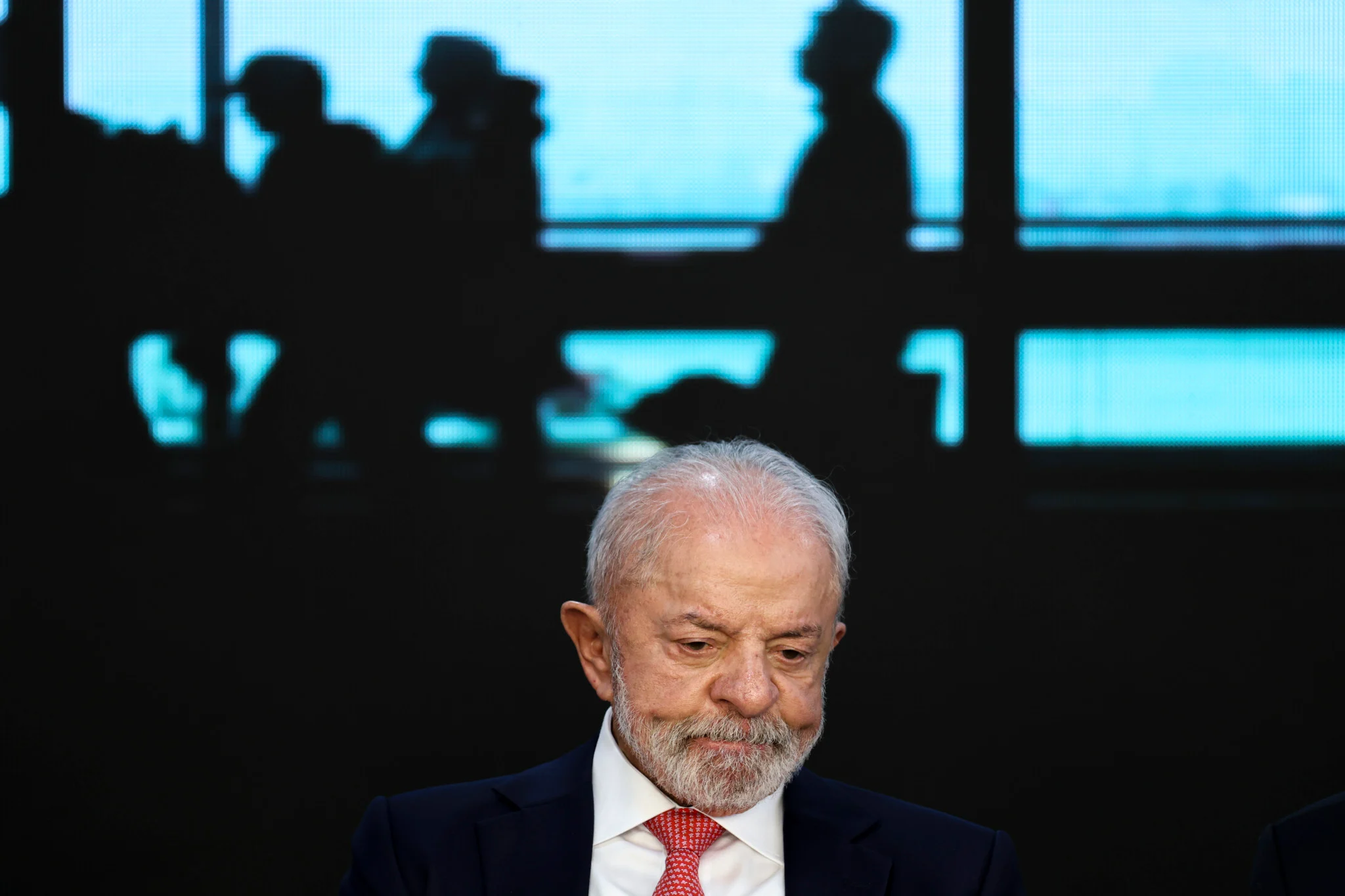 Governo Lula aumenta imposto de importação de mais de 1.200 produtos, incluindo computadores, celulares e componentes eletrônicos