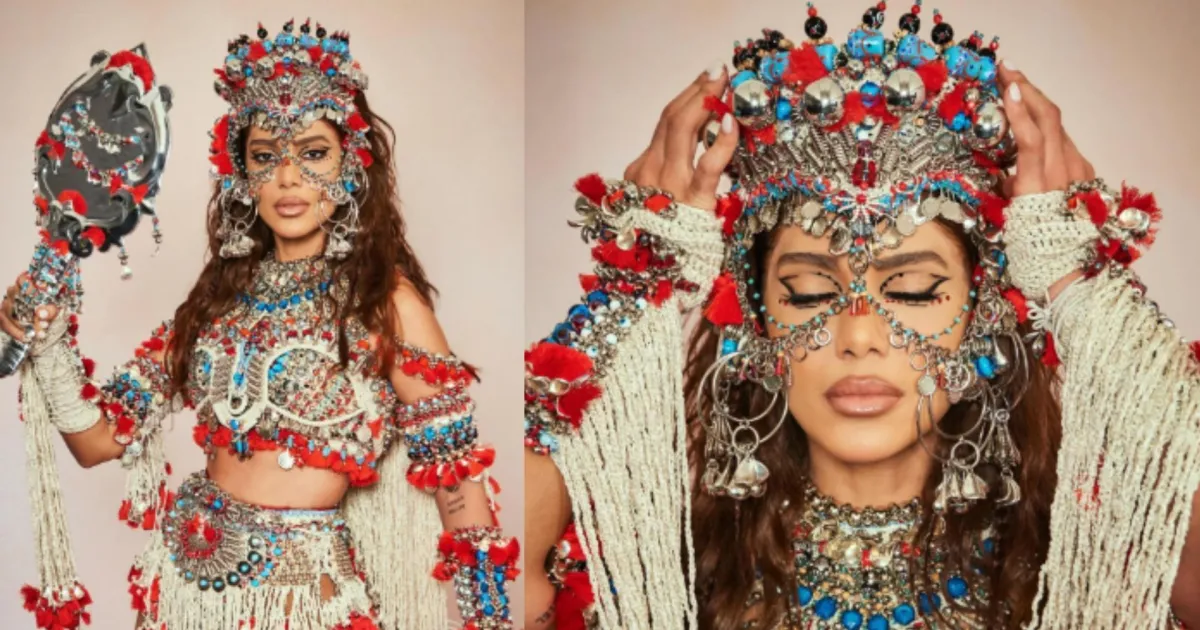 Anitta usa look inspirado na energia dos orixás para seu bloco no RJ