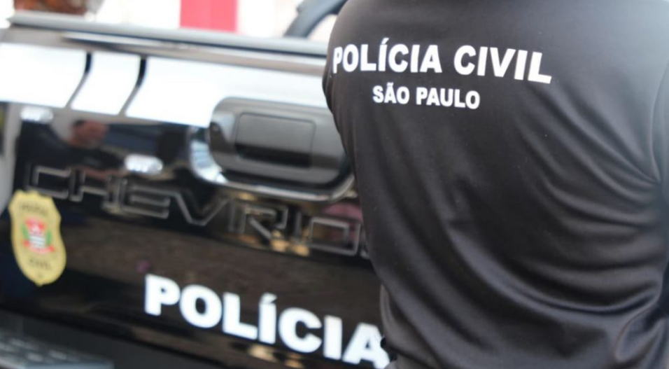 Mulher atira contra PM, aciona agentes, tenta viajar e é presa no aeroporto