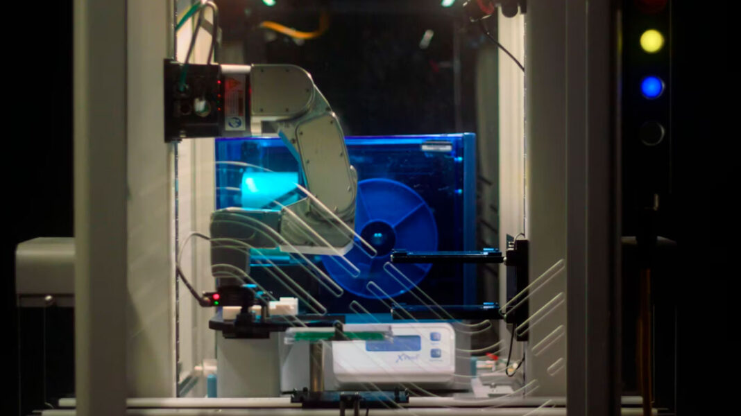 ChatGPT comanda laboratório de robôs em pesquisa biológica