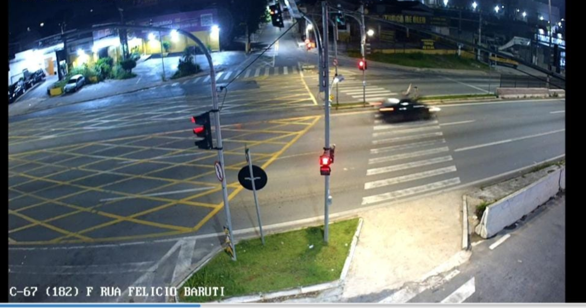 Casal é atropelado enquanto atravessava faixa de pedestres em SP; veja