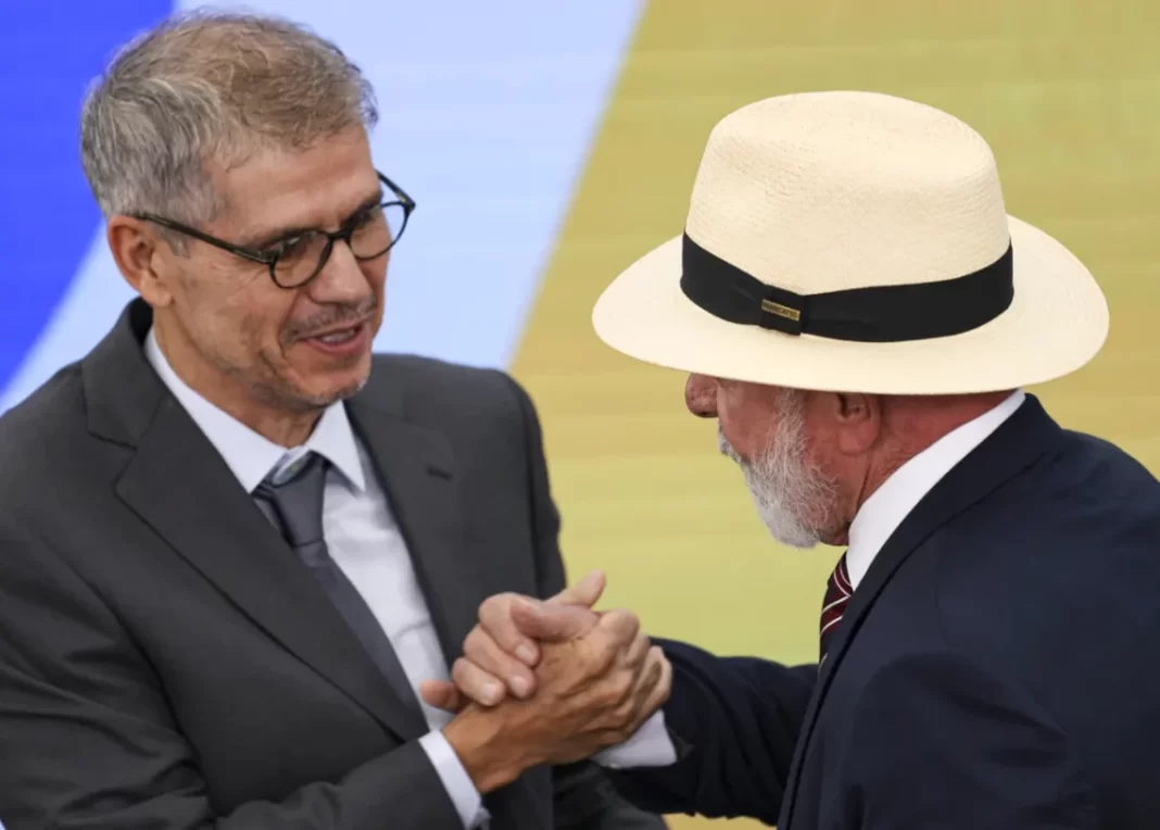 PT já acionou a Justiça para barrar homenagem a opositores no Carnaval