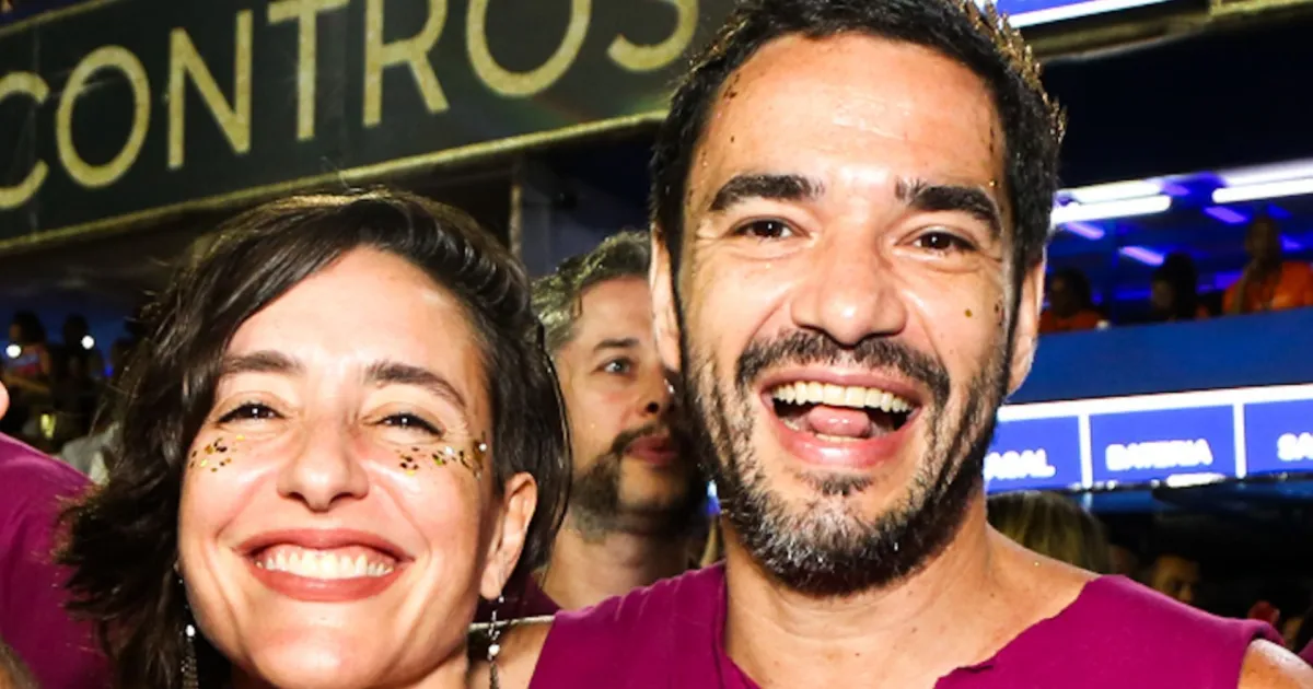 Caio Blat faz primeira aparição pública com nova namorada durante Carnaval