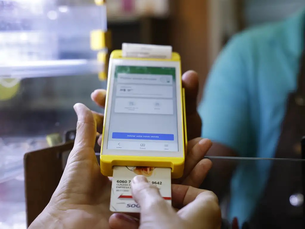 Justiça restabelece mudanças de Lula nos vales refeição e alimentação