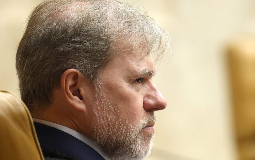 Centrão defende publicamente Toffoli após ele sair do caso Master