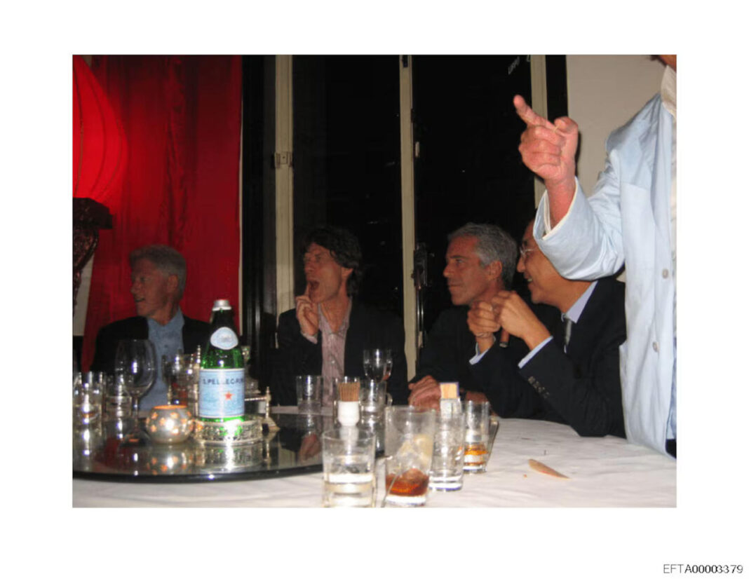 O que dizem os novos arquivos Epstein sobre Bill Clinton