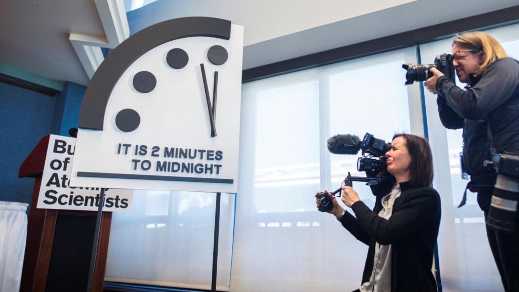 Relógio do Fim do Mundo marca 85 segundos para o apocalipse