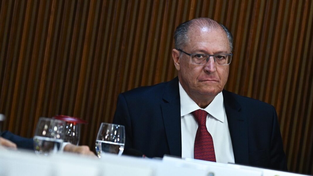 PT racha e PSB reclama de tratamento “injusto” a Alckmin como vice de Lula