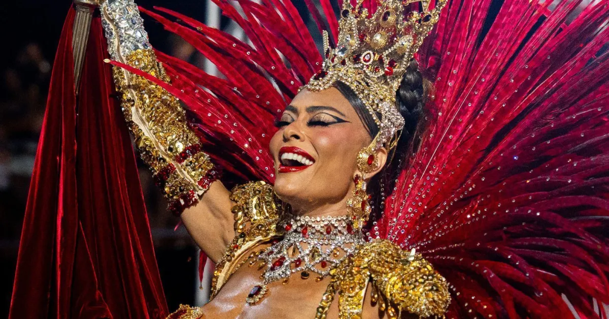 Juliana Paes celebra título da Viradouro no Desfile das Campeãs: “É nosso!”