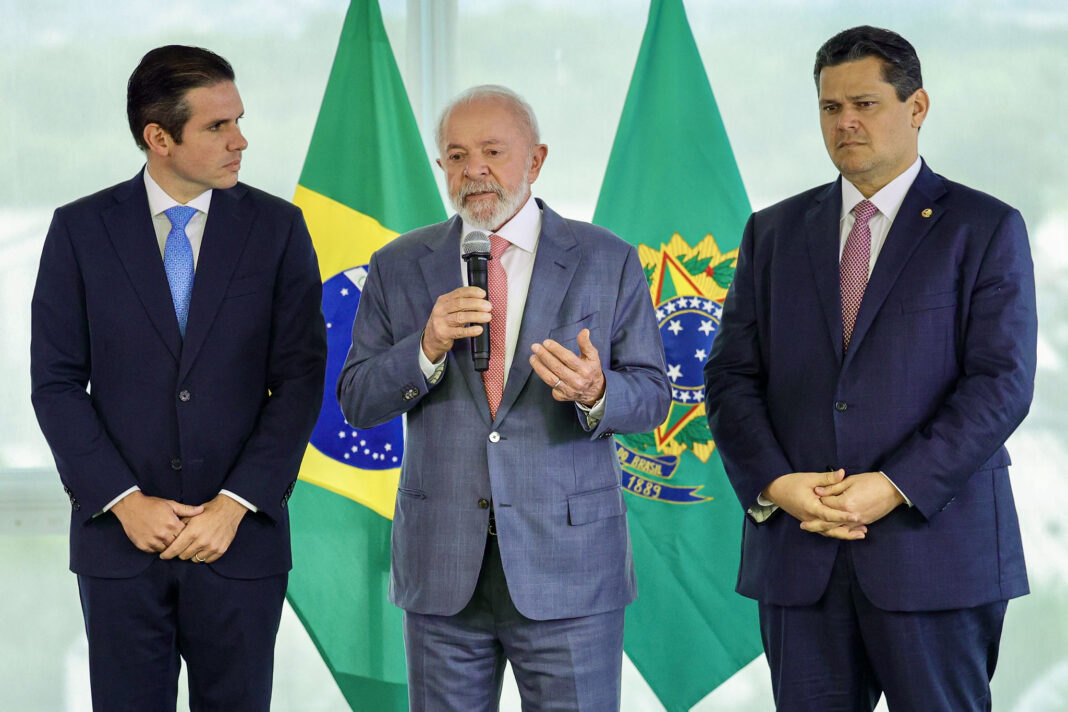 Lula pede ao Congresso prioridade para fim da escala 6×1