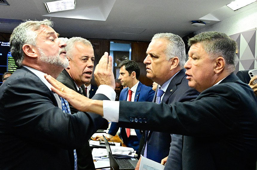 Lulinha e aliados de Lula têm sigilos quebrados