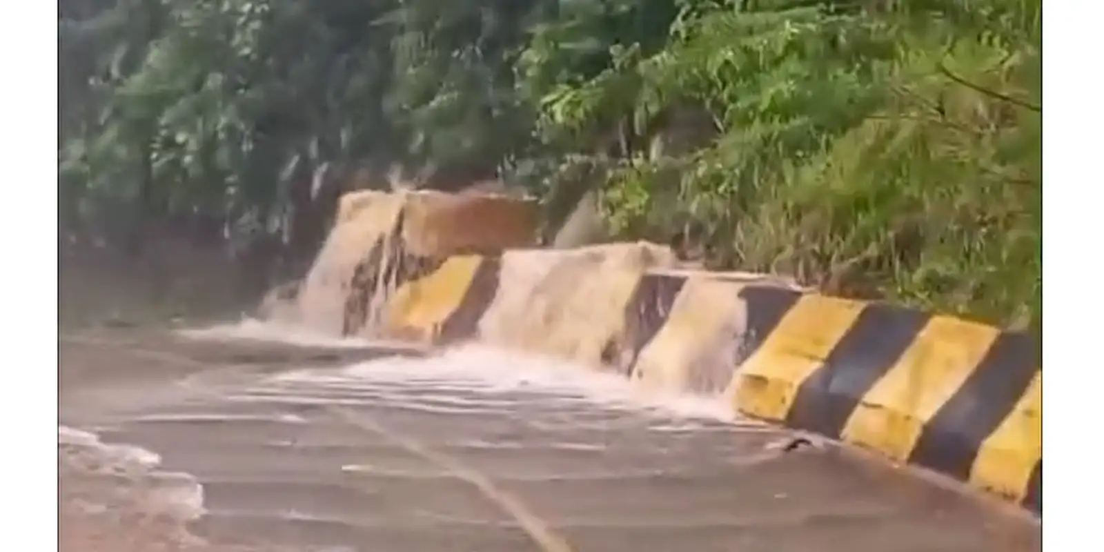 Chuvas desabrigam mais de 300 pessoas em Peruíbe