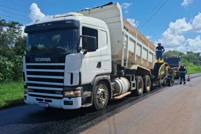 DER/PR realiza melhorias no pavimento de rodovia que dá acesso a Maravilha, em Londrina