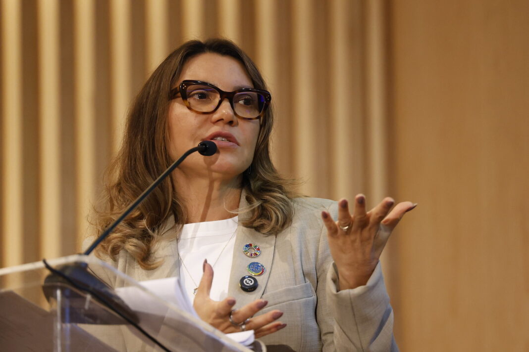 Janja usou voo da FAB para agenda no Rio que incluiu visita à Acadêmicos de Niterói