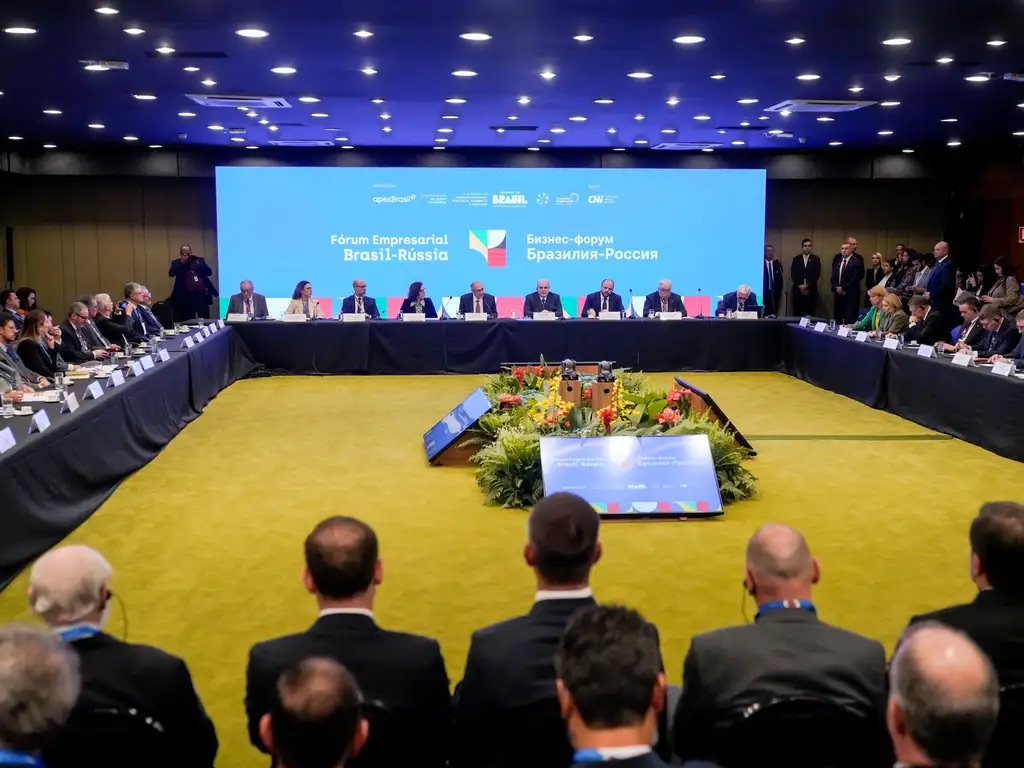 Rússia foca sua política para a AL no Brasil após sair da Venezuela