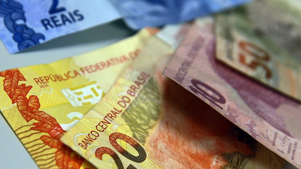 Arrecadação de impostos bate recorde histórico em janeiro e soma R$ 325,8 bilhões