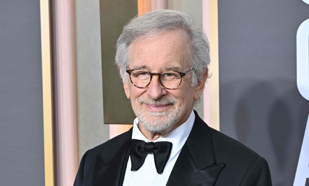 Após vitória no Grammy 2026, Steven Spielberg entra para o grupo do EGOT