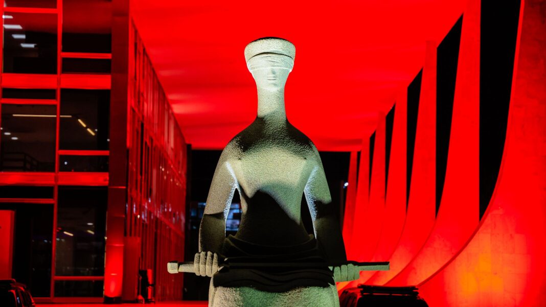 “Olho que tudo vê” do STF mira servidores para blindar ministros