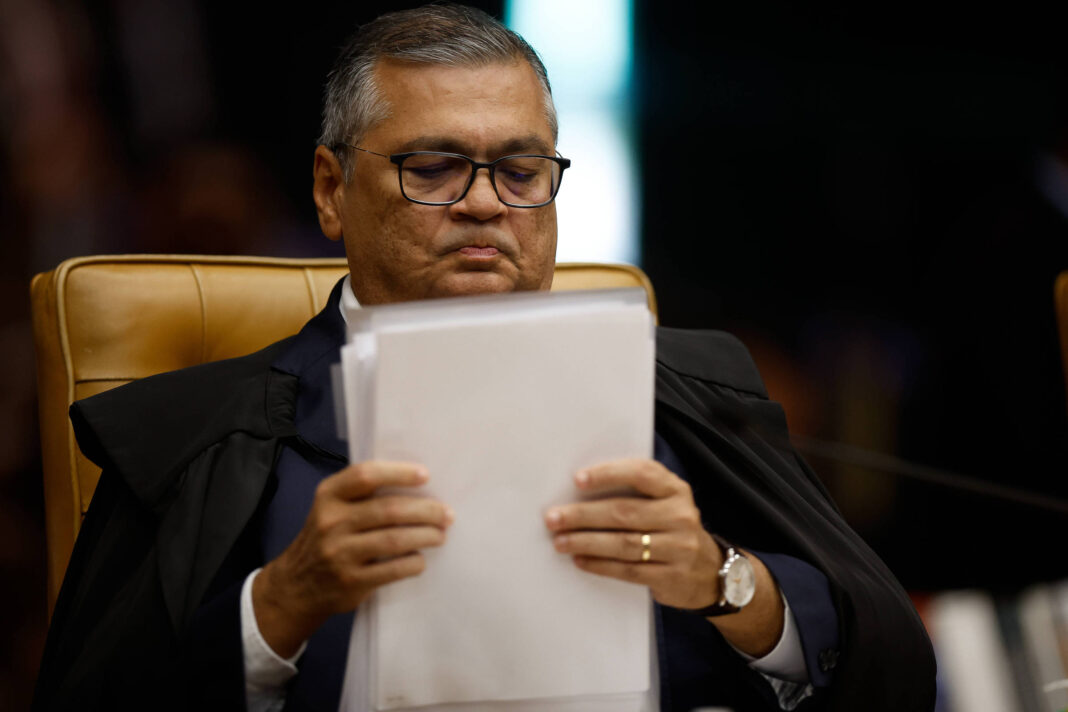 Prefeito e vice de Macapá são afastados ordem de Dino – 04/03/2026 – Política