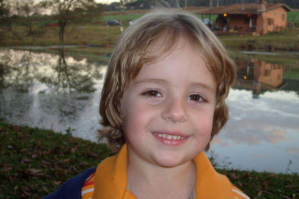 Famoso Quem: Descubra o famoso nesta foto de infância – 01/03/2026 – Celebridades