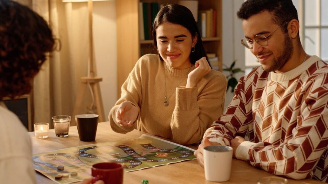 UNO, Perfil Express e mais jogos de cartas e tabuleiro a partir de R$8,91 na Amazon