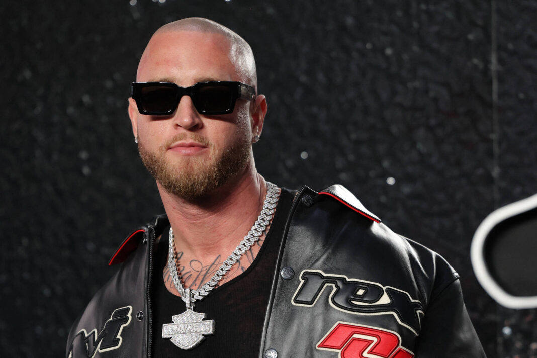 Chet Hanks fica ‘preso’ após EUA exigirem green card – 01/03/2026 – Celebridades