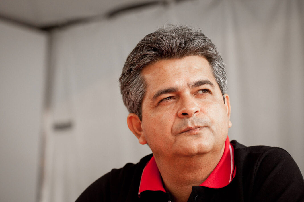 Ex-técnico da seleção fica preso no Qatar em meio a guerra – 04/03/2026 – Esporte