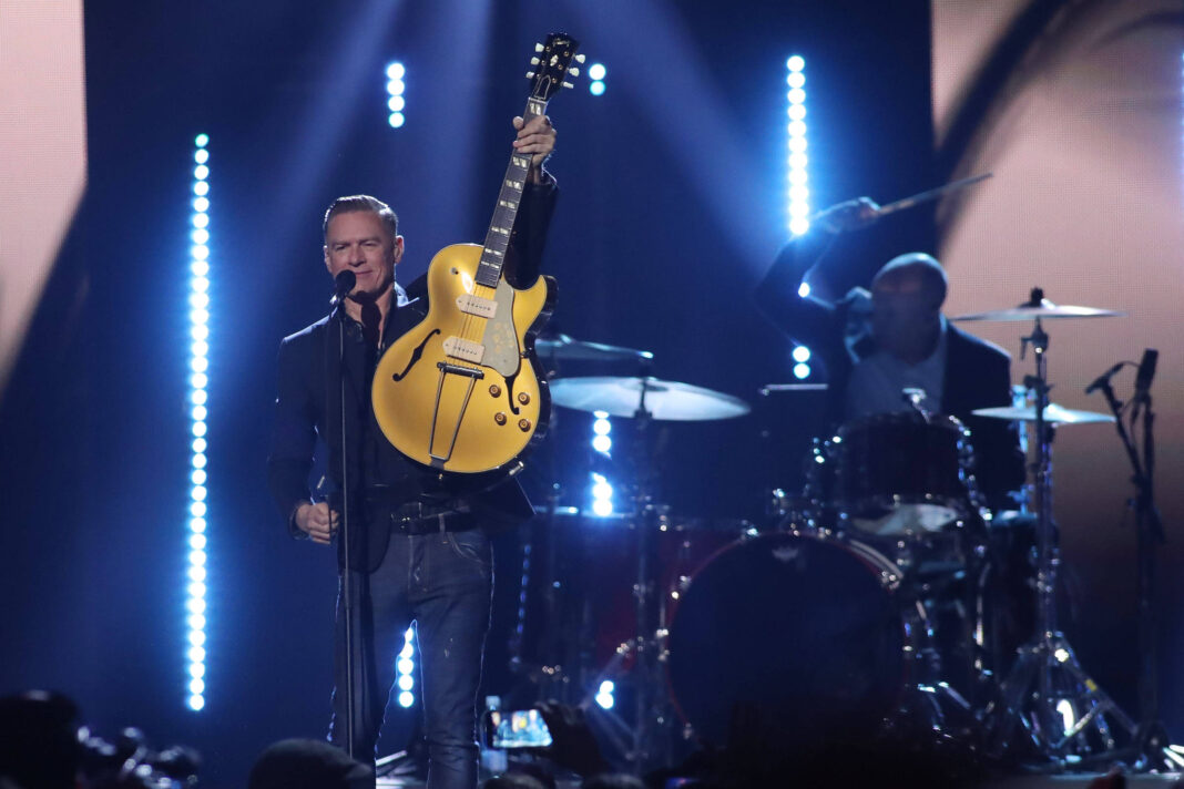 Bryan Adams mostra vigor na voz com plateia fiel em SP – 08/03/2026 – Ilustrada