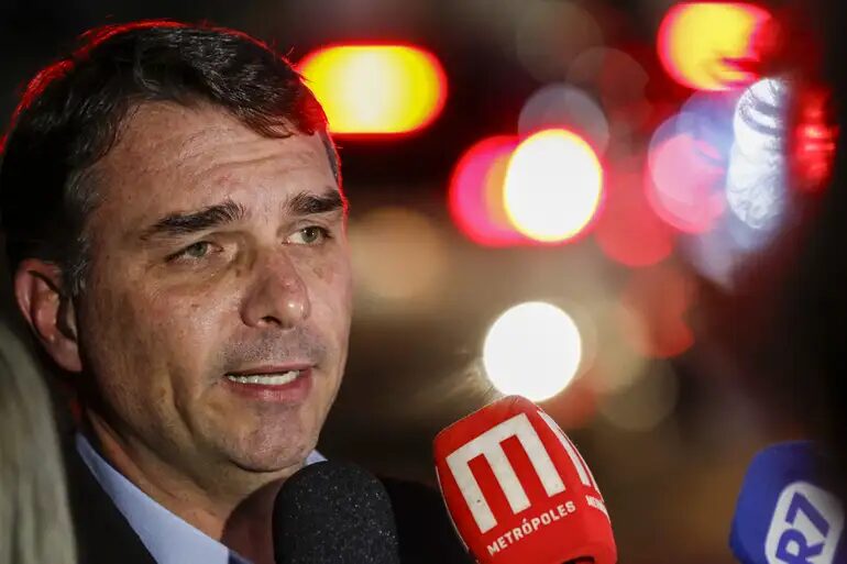 Quem está no páreo para ser vice de Flávio Bolsonaro?
