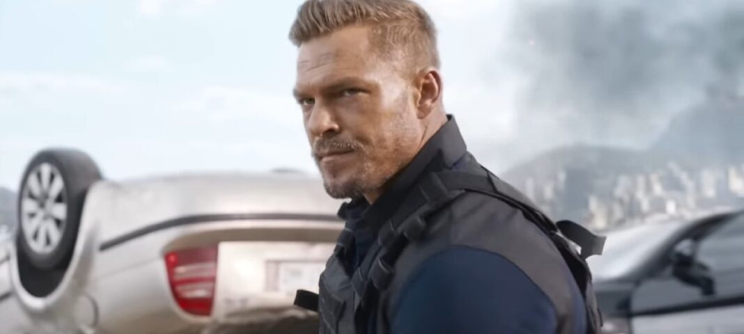 Alan Ritchson, de 'Velozes e Furiosos', é flagrado espancando vizinho, diz site