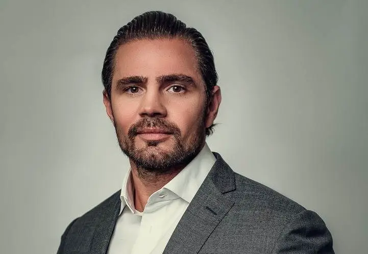 Saiba quem é jornalista que Daniel Vorcaro sugeriu “dar um pau”