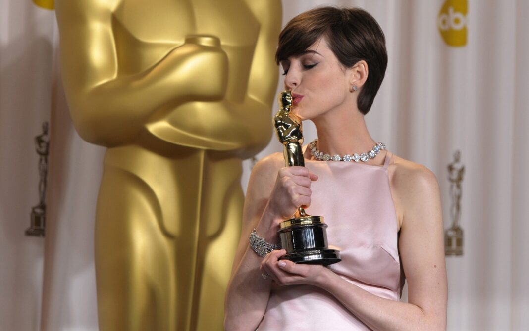 Premiados no Oscar assinam termo que permite venda da estatueta só para a Academia e por US$ 1; entenda