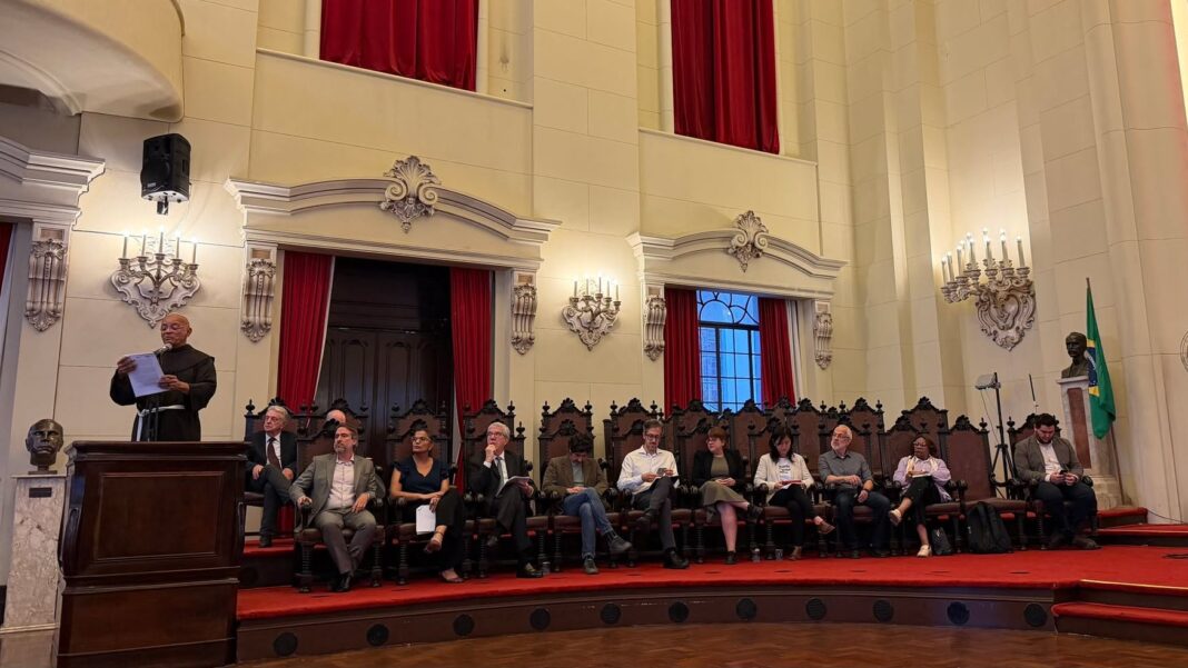 Ato na USP cobra código de conduta para ministros do STF