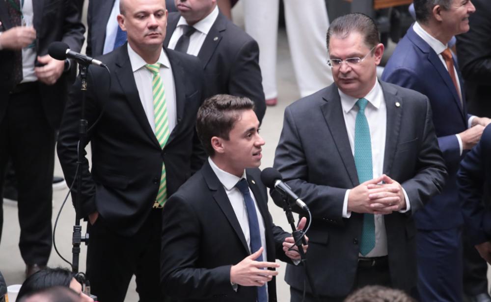 Bolsonaro lamenta críticas da direita a Michelle em carta à mão