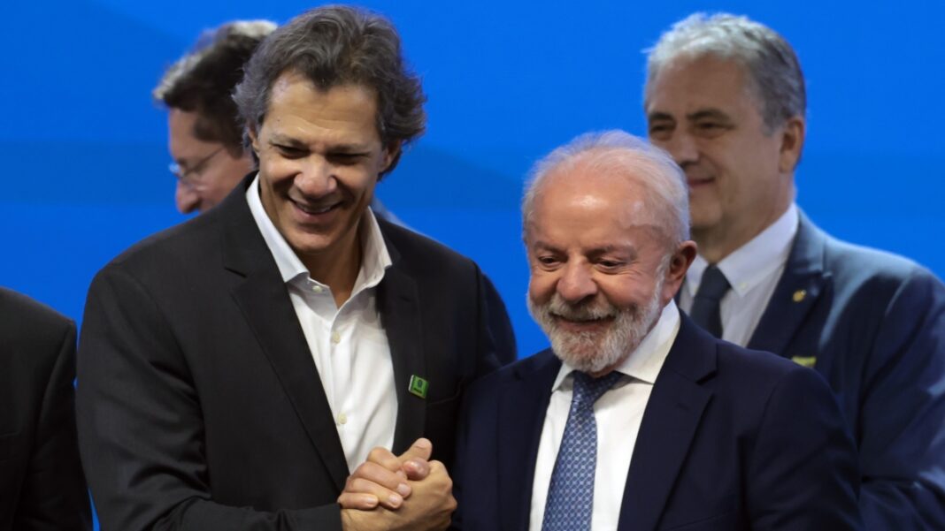 Lula oficializa saída de Haddad do governo e nomeia Durigan para Fazenda