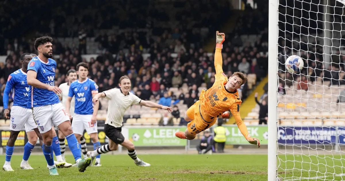 Time da terceira divisão surpreende Sunderland e vai às quartas da FA Cup