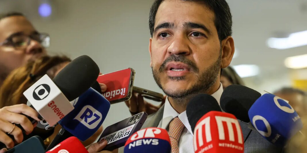 Parecer da indicação de Jorge Messias ao STF é lido na CCJ do Senado