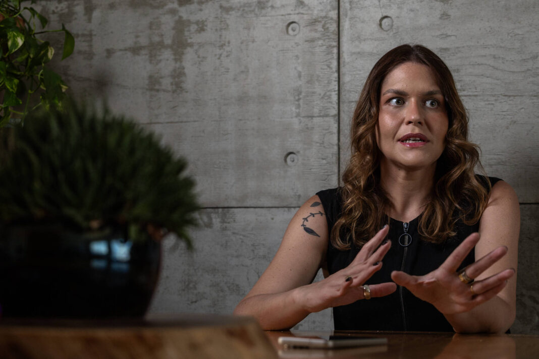 Ex-executiva do WhatsApp: vigilância inibe funcionários – 24/03/2026 – Tec