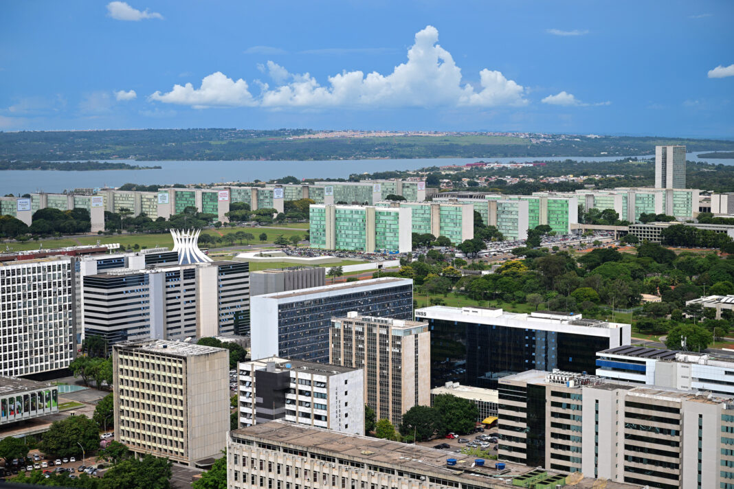 Despesa cresce mais do que receita em 2025 e eleva necessidade de financiamento do governo, aponta Tesouro