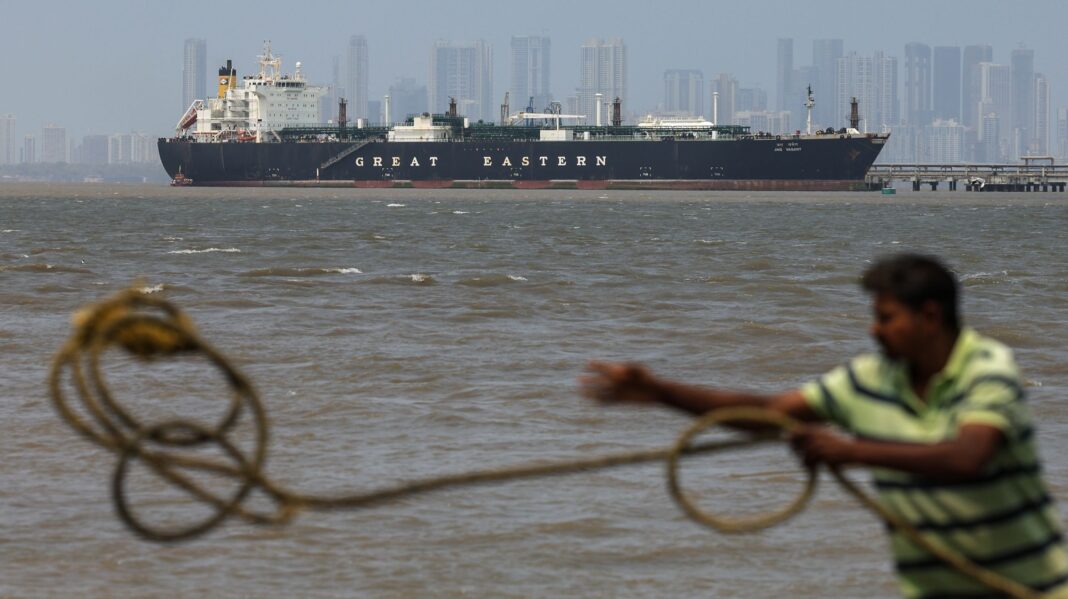 Trump afirma que começou o processo de limpeza de minas no Estreito de Ormuz